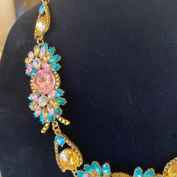 Gorgeous Statement Necklace Pin & Turquoise on Gold - Picture 7 of 16
